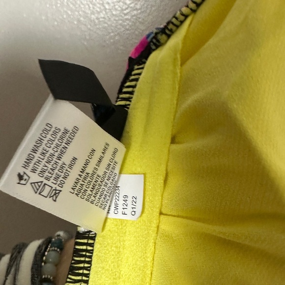 3/$20 💥California Waves NWT One Piece Swimsuit Black Neon Floral Keyhole Bust - Picture 9 of 12